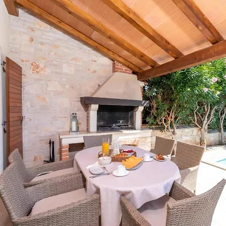 Holiday home Mia Lea Fuer 6 Personen *